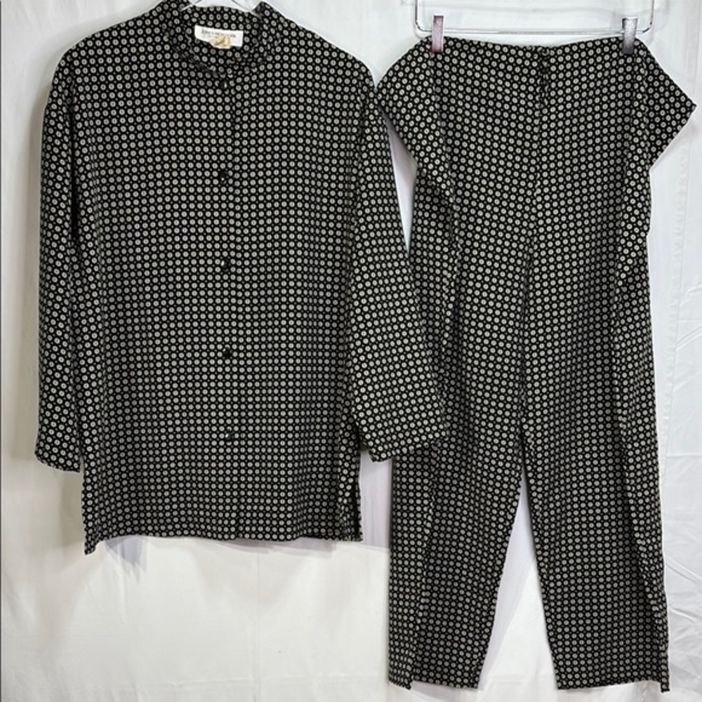 👂🏽Jones New York Black and cream geometric print Asian inspired Pajama Set: